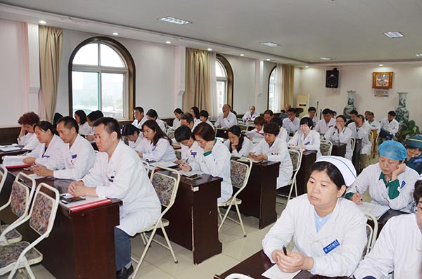 市人民医院召开“健康小屋”提档升级安排部署会 3-600.jpg